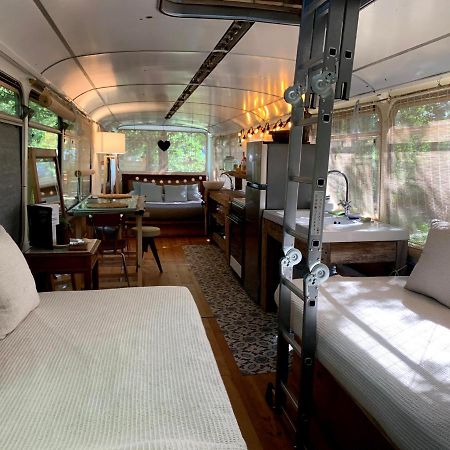 Magic Roof Top Bus With Big Bath In The Tree Forest! 米尼赞海滩 外观 照片