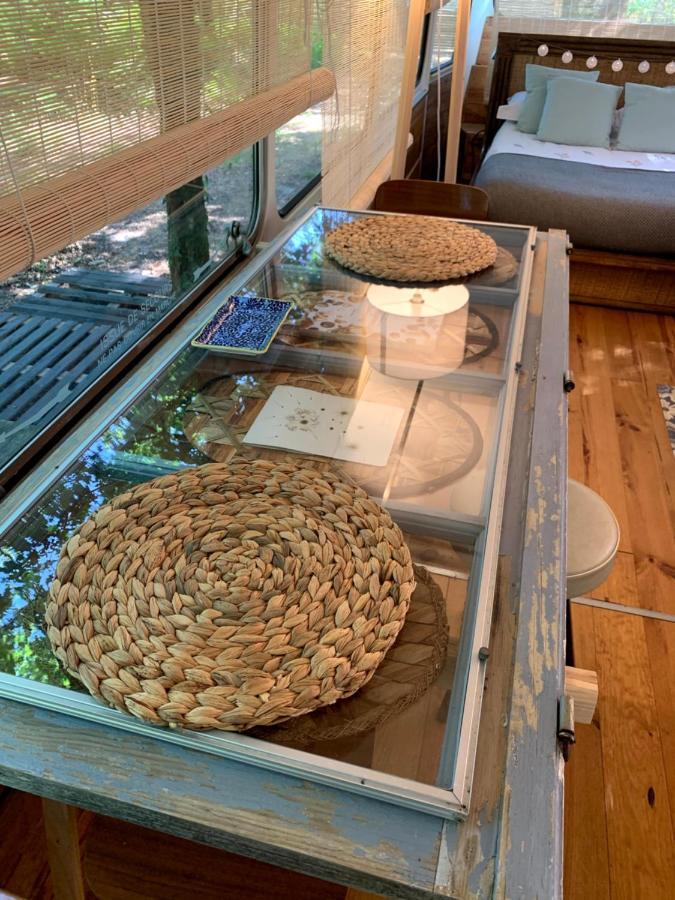 Magic Roof Top Bus With Big Bath In The Tree Forest! 米尼赞海滩 外观 照片