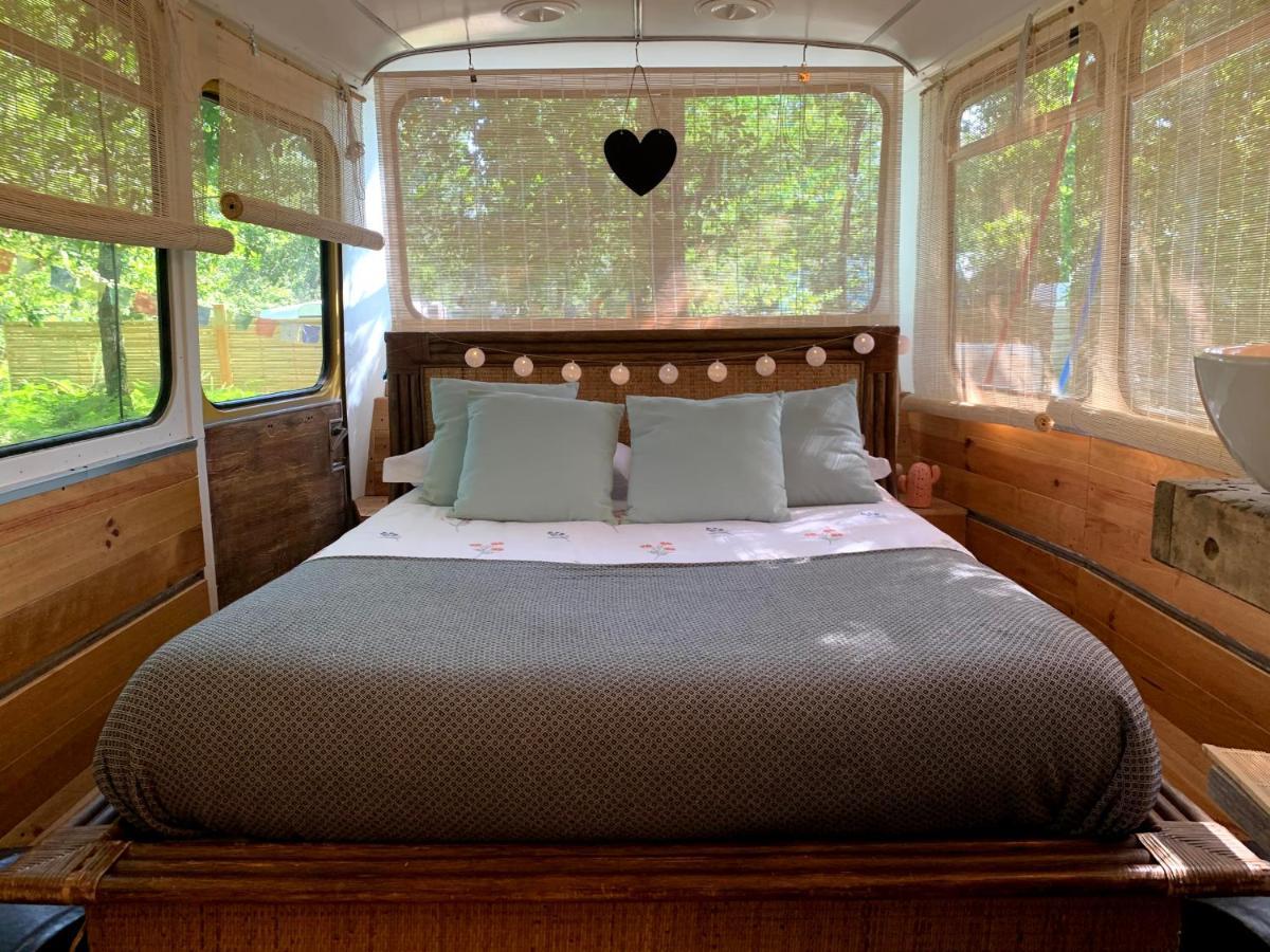Magic Roof Top Bus With Big Bath In The Tree Forest! 米尼赞海滩 外观 照片