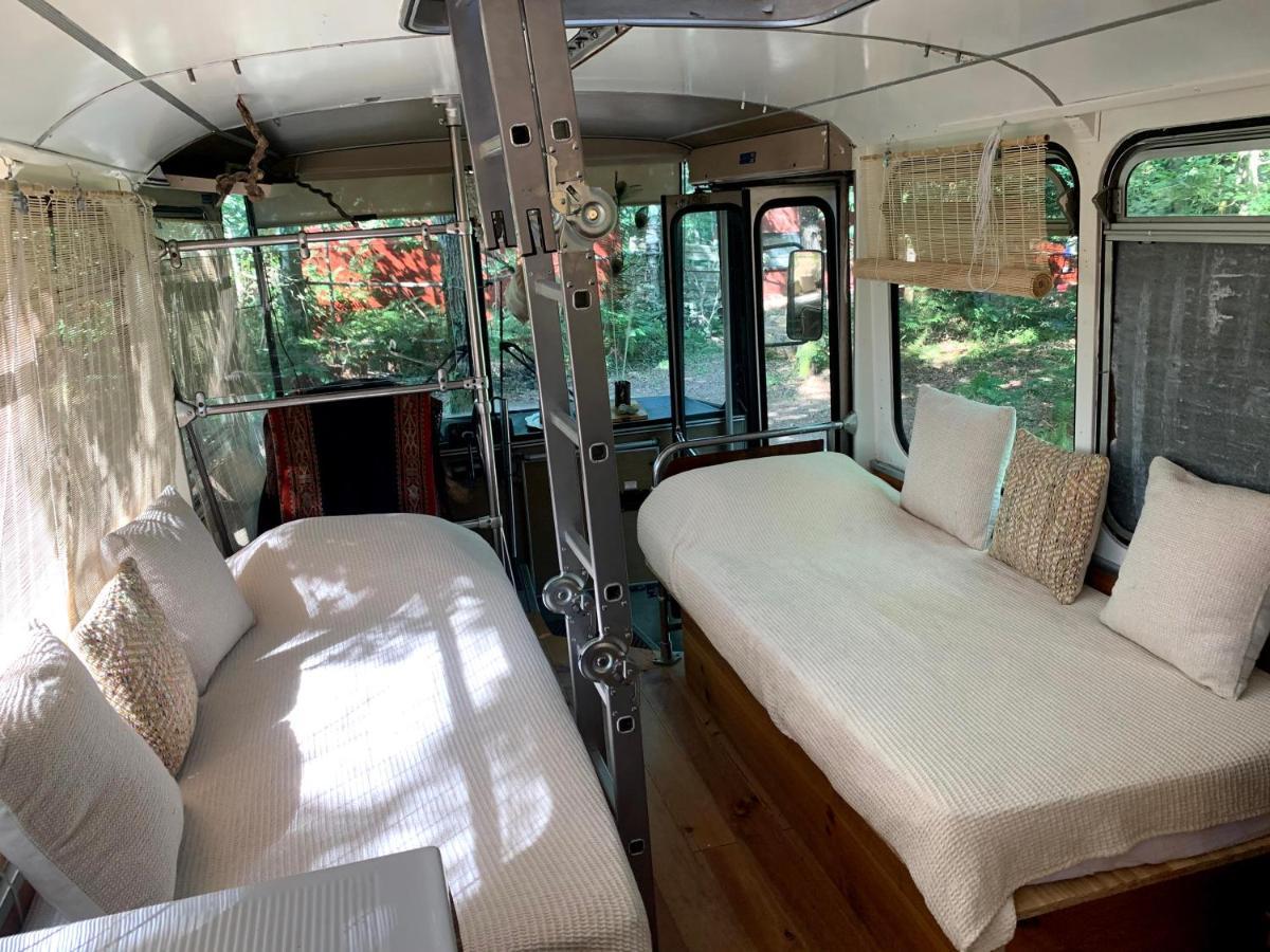 Magic Roof Top Bus With Big Bath In The Tree Forest! 米尼赞海滩 外观 照片