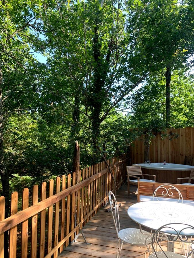 Magic Roof Top Bus With Big Bath In The Tree Forest! 米尼赞海滩 外观 照片